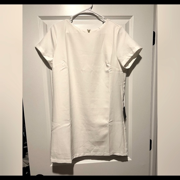 Lulu’s Ivory shift dress with gold zipper - Medium NWT - Picture 1 of 2